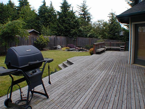 Gas BBQ plumbed-in