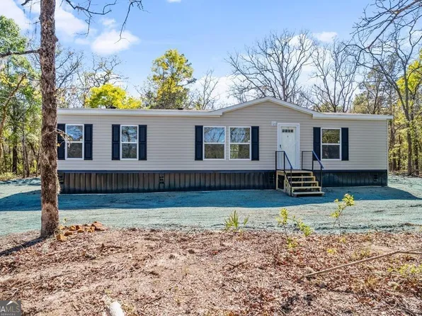 125 Ohoopee River Dr, Glennville, GA 30427