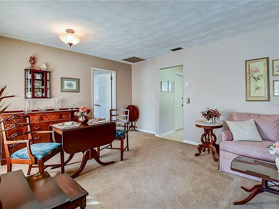 5th image of 2029 Rebecca Dr