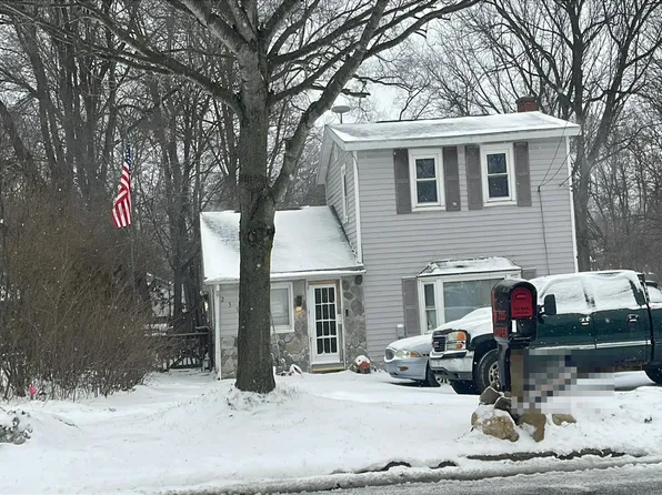 235 S Vosper St, Saranac, MI 48881