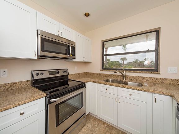 5th image of 6101 SE Landing Way #514