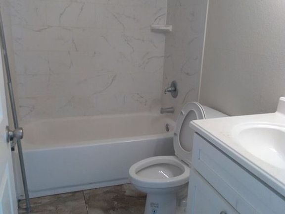2nd image of 5085 SE 31st St APT A