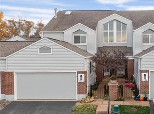 1704 Ridgeview Circle Dr, Ballwin, MO 63021