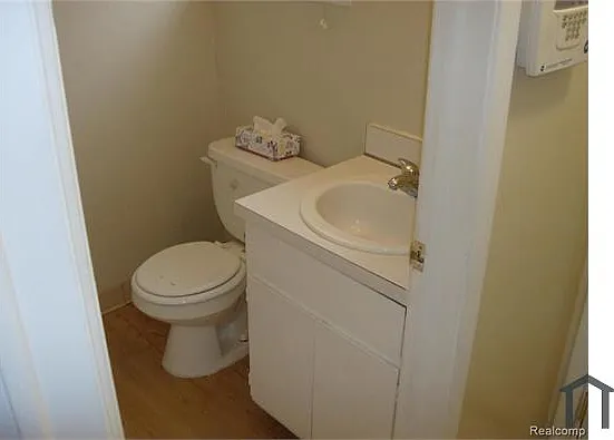 15110 W Nine Mile Rd — Photo 23