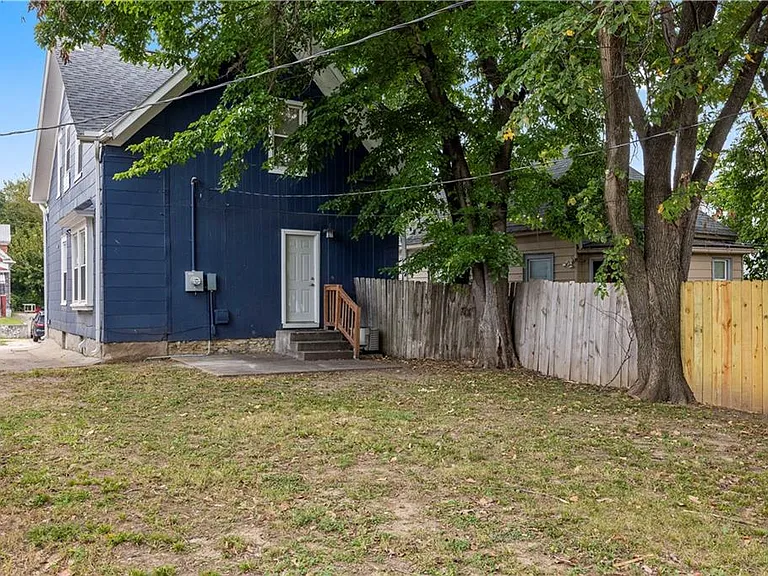 2319 Norton Ave — Photo 11