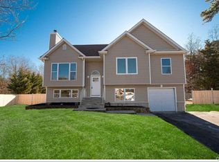 57 Samantha Dr, Coram, NY 11727