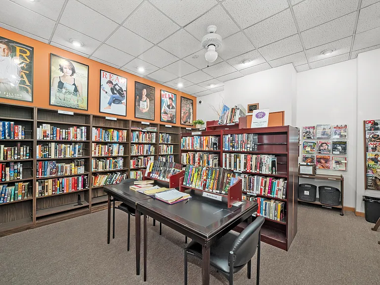 3550 N Lake Shore Dr #1625 — Photo 8