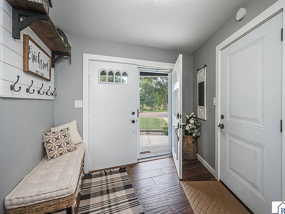 2nd image of 223 Oak Knoll Ct