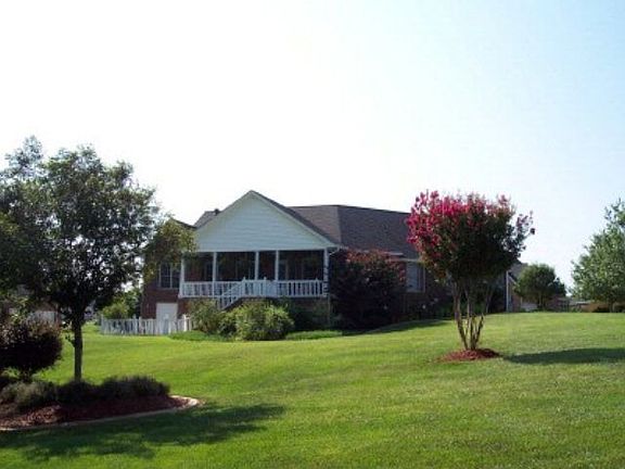 3rd image of 2624 Pebble Creek Dr