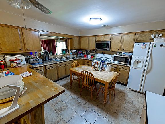 8th image of 111 Sam Collins Rd