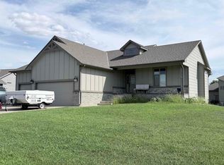 404 E Samantha Ct, Mulvane, KS 67110
