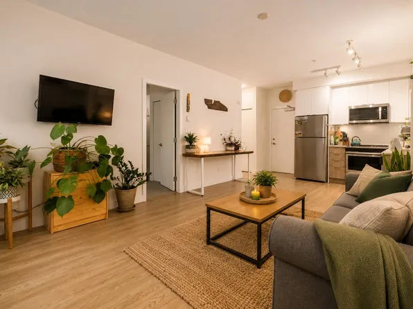 37881 Cleveland Ave #302, Squamish, BC V8B 0Z7