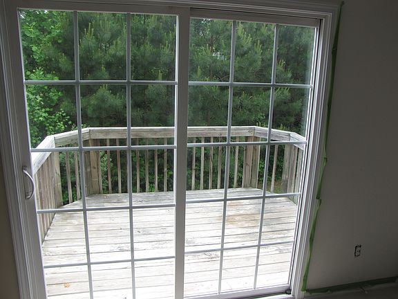 Deck off back of kitchen