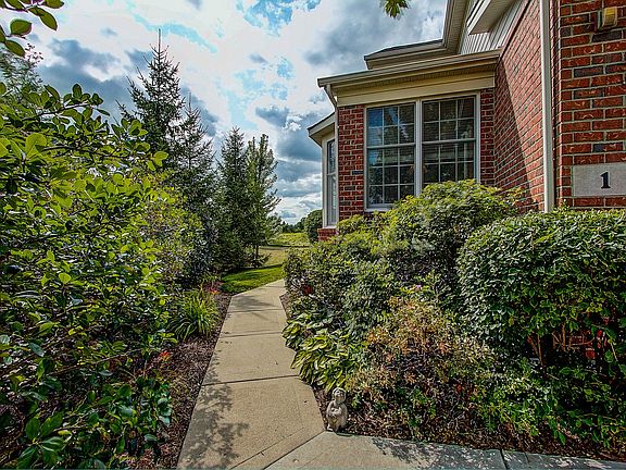 4th image of 1 Shoreacres Dr
