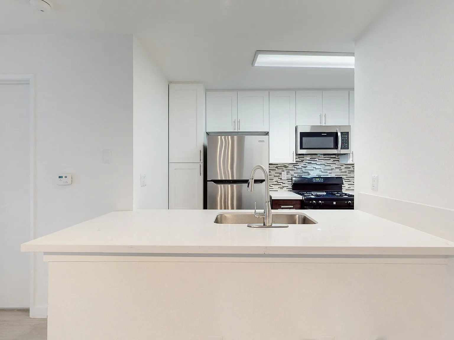 Club Marina Apartments — Photo 2