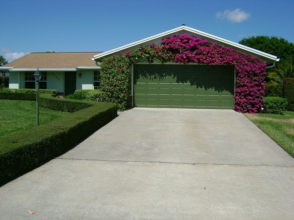 gorgeous curb appeal