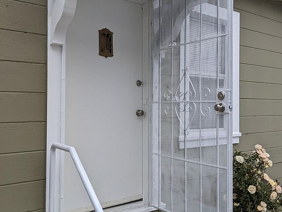 5th image of 255 Josefa St