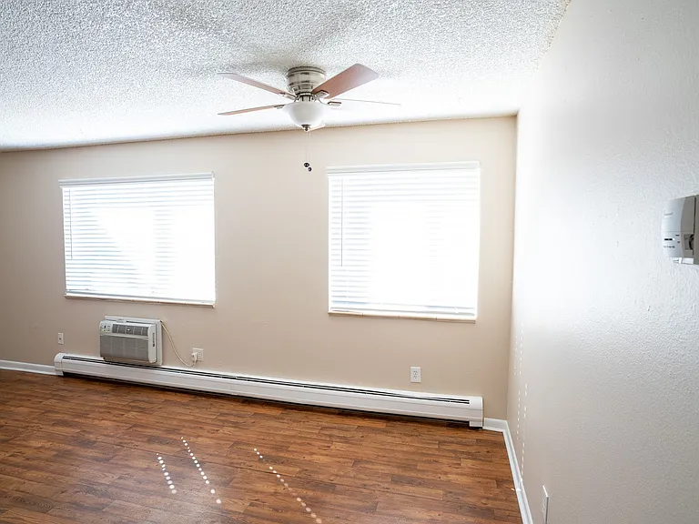 Linda Kay Apartments — Photo 14