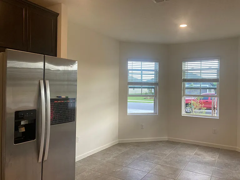 560 Sorrento Dr — Photo 6