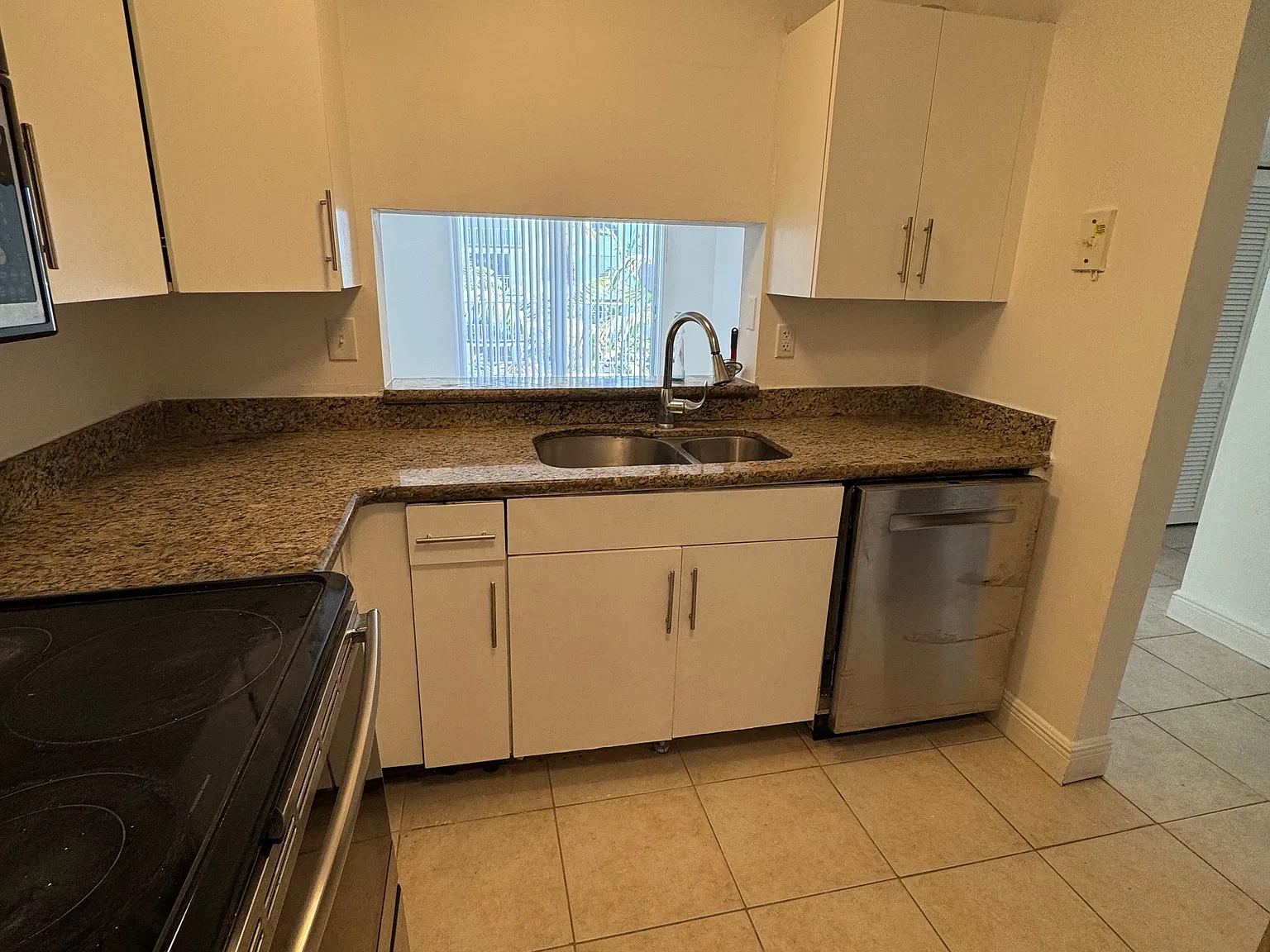 2 bed, 1175 sqft, $1,900 — Photo 3