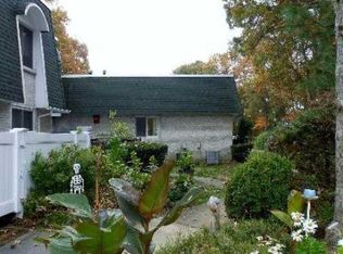 765 Blue Ridge Dr, Medford, NY 11763