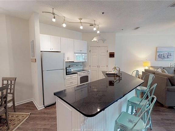 4th image of 19 Lemoyne Ave APT 75