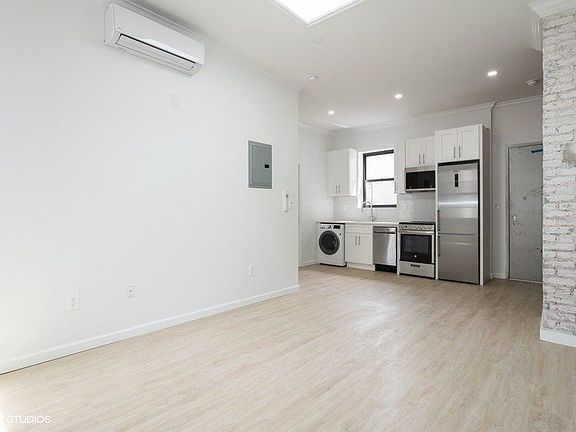 3rd image of 652 Rogers Ave APT 3R