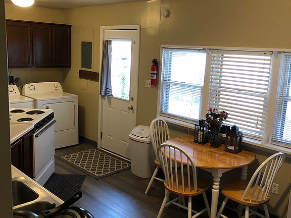 4th image of 405 N Hillsdale Dr