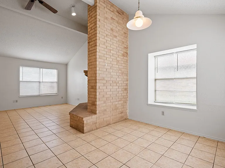 11331 Two Wells Dr — Photo 6