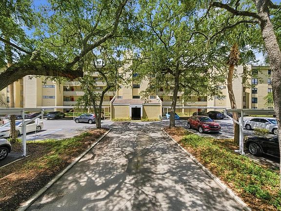 4th image of 13626 GREENFIELD DRIVE #401