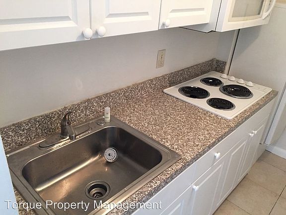 5th image of 1910 SW 8th St #1