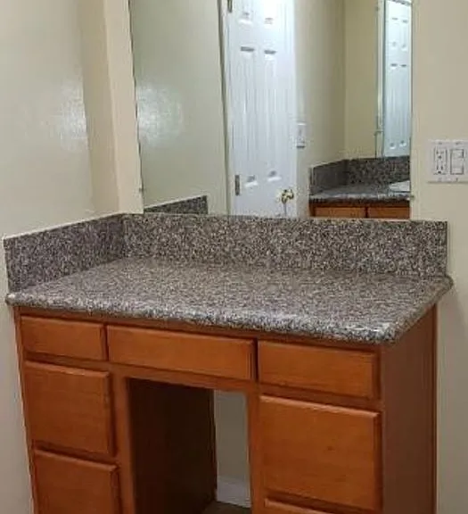 615 N Isabel St — Photo 10