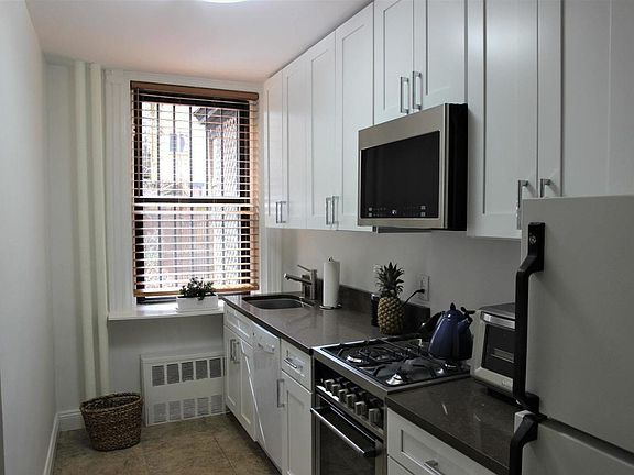 2nd image of 864 President St APT 1B