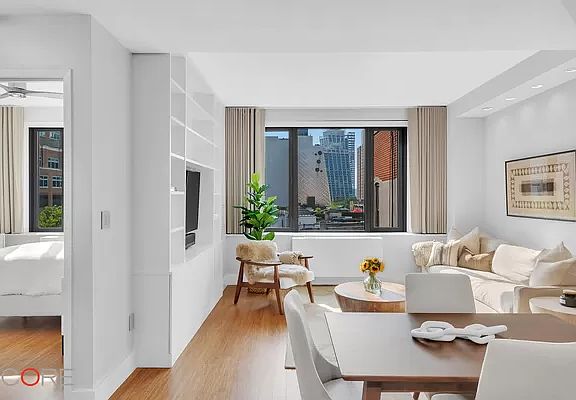 3rd image of 305 W 16th St #B