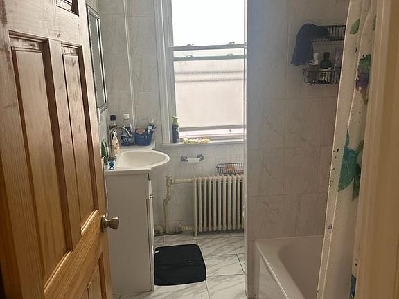 2nd image of 505 Morris St #2