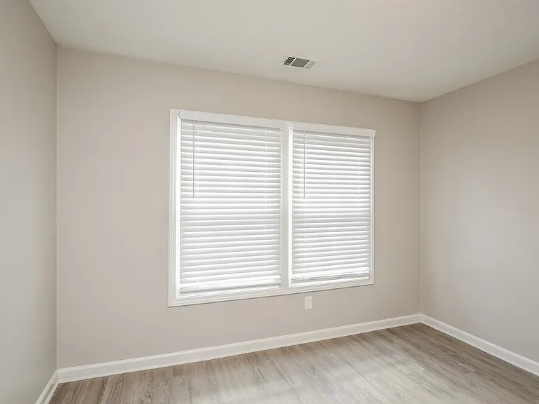 802 Pinder Point Ct — Photo 16
