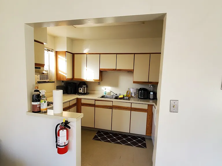 204 Miller St — Photo 7