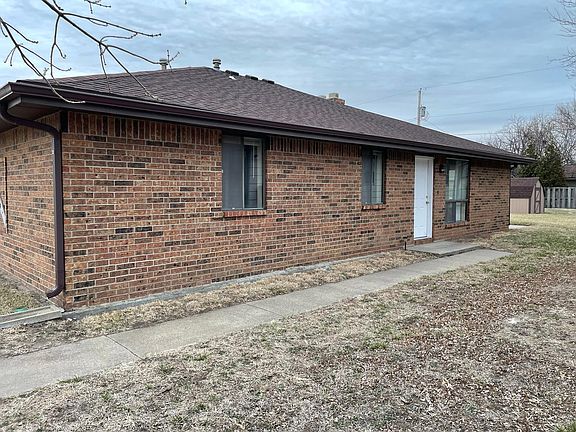 2nd image of 1416 E Beloit Ave