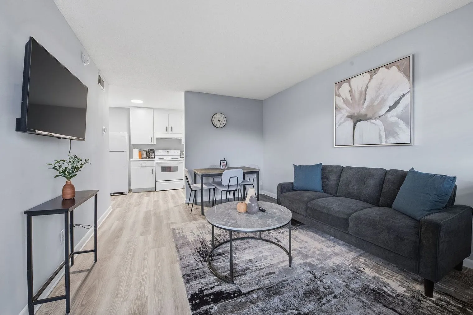 1 bed, 1.0 bath, 5349 sqft, $2,235 — Photo 1