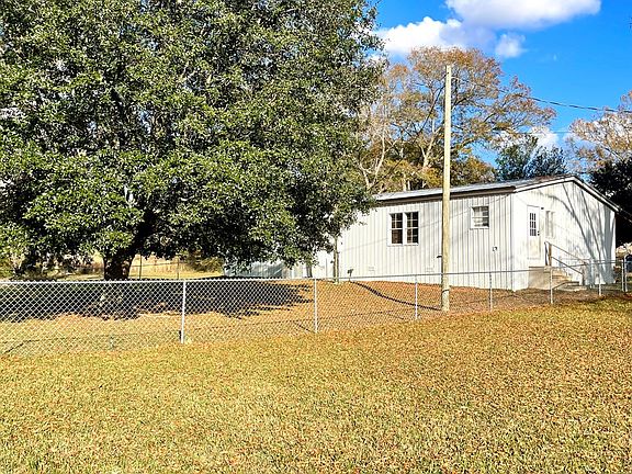 3rd image of 1622 Wellman Dr SE