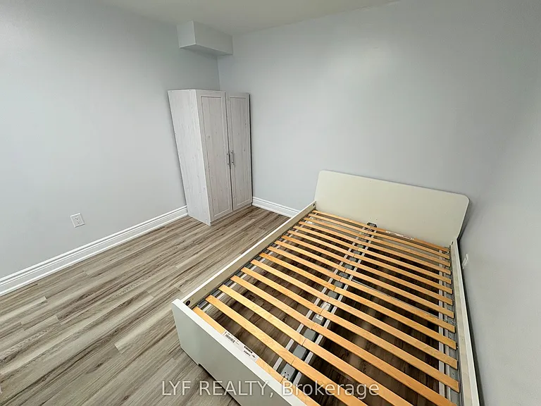 30 Lavron Ct #BASEMENT — Photo 18