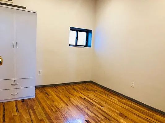 Rented by null | media 12