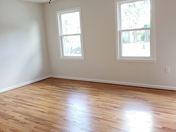 4th image of 308 Carroll Dr