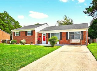 3 Longwood Dr, Hampton, VA 23669