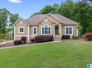 131 Emerald Lake Dr, Pelham, AL 35124