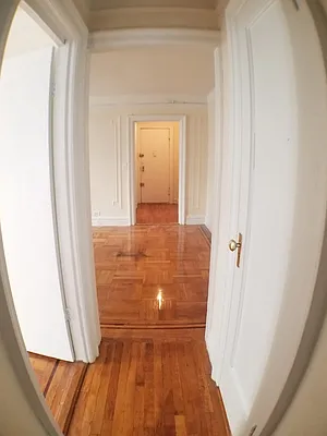 Rented by Roberto Guilbet, LREB | media 10