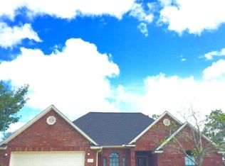 58 Chicory Ct, Lake Jackson, TX 77566