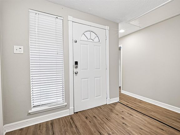 3rd image of 6122 Sanford Rd