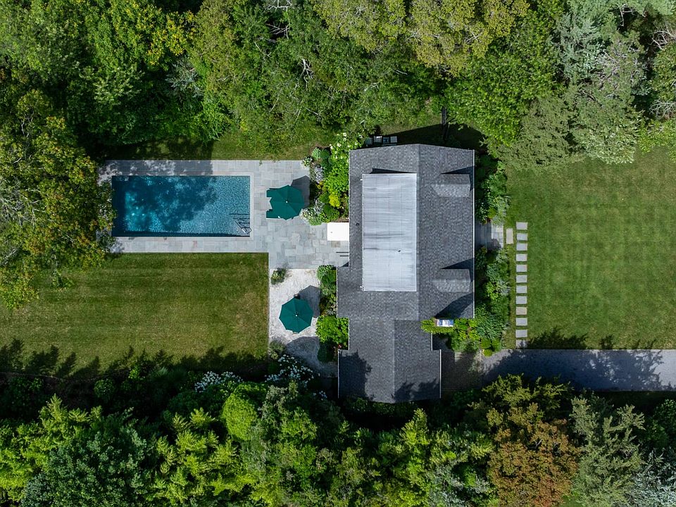 32 Thorn Hedge Rd, Bellport Village, NY 11713 | MLS #11572384 | Zillow