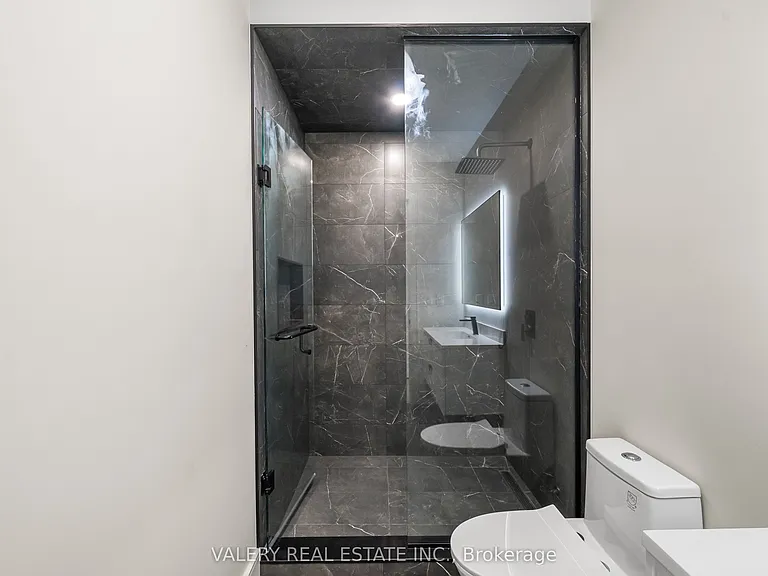 131 Dovercourt Rd #MAIN — Photo 13